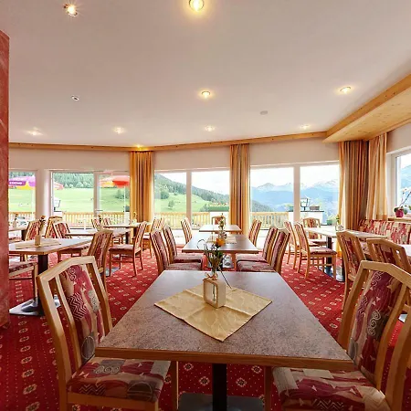 Szálloda Alpenrose 3*